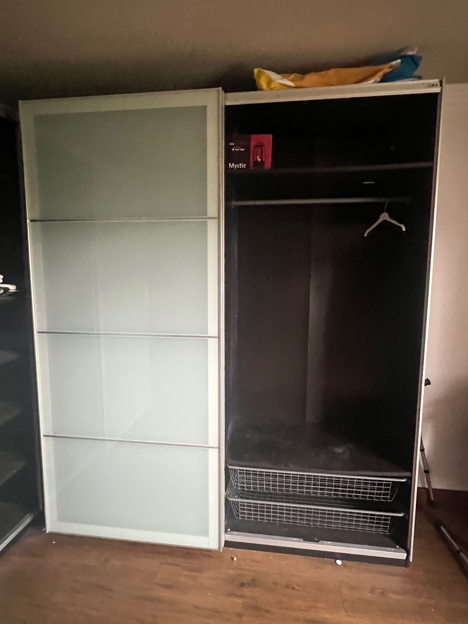 Roupeiro IKEA com 2m por 2.30