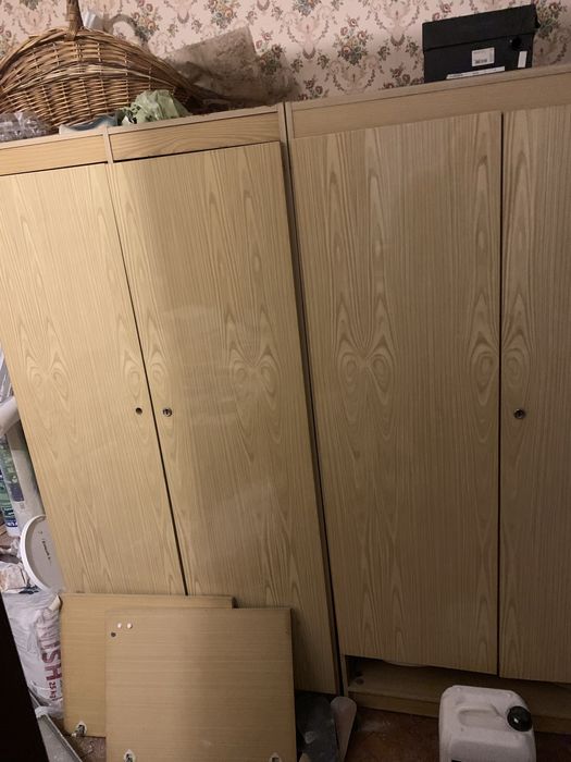 Продам або віддам безкоштовно старі меблі 250-300грн за 1шт