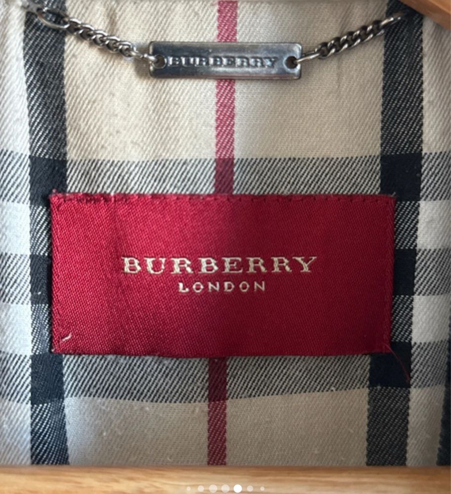 Gabardine da Burberry verdadeira como nova