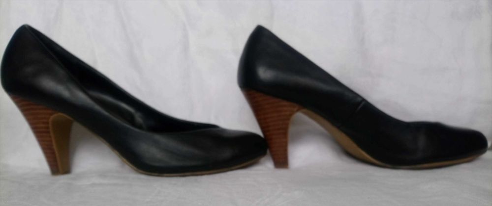 Туфлі з натуральної шкіри чорні розмір 39 модель човник