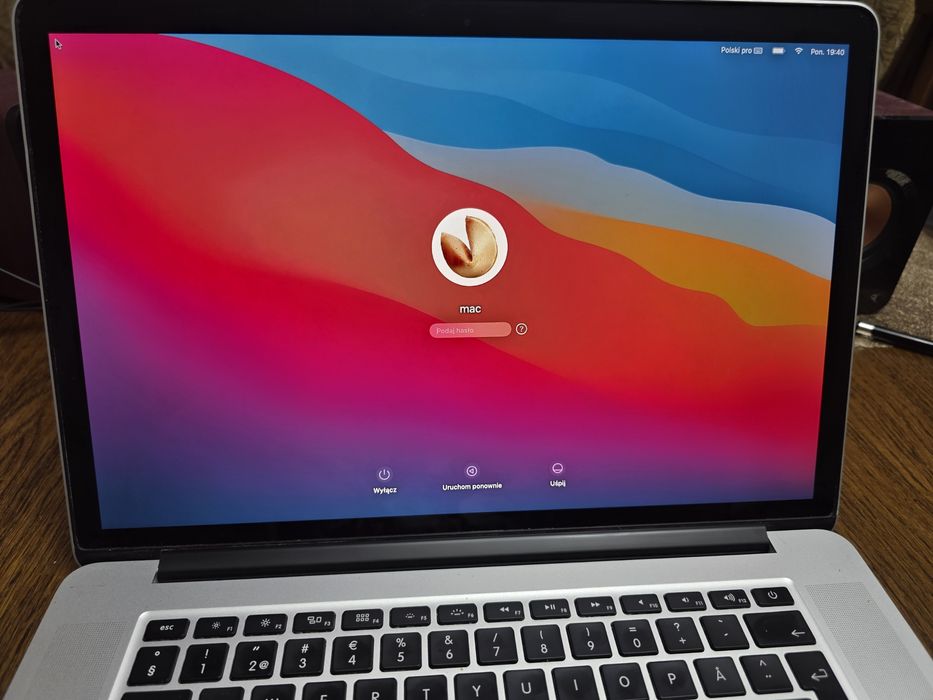 MacBook pro i7 15cali 16GB dysk 1 Tera