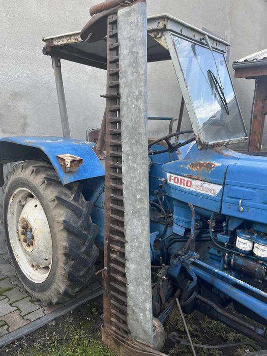 Traktor ford 2000