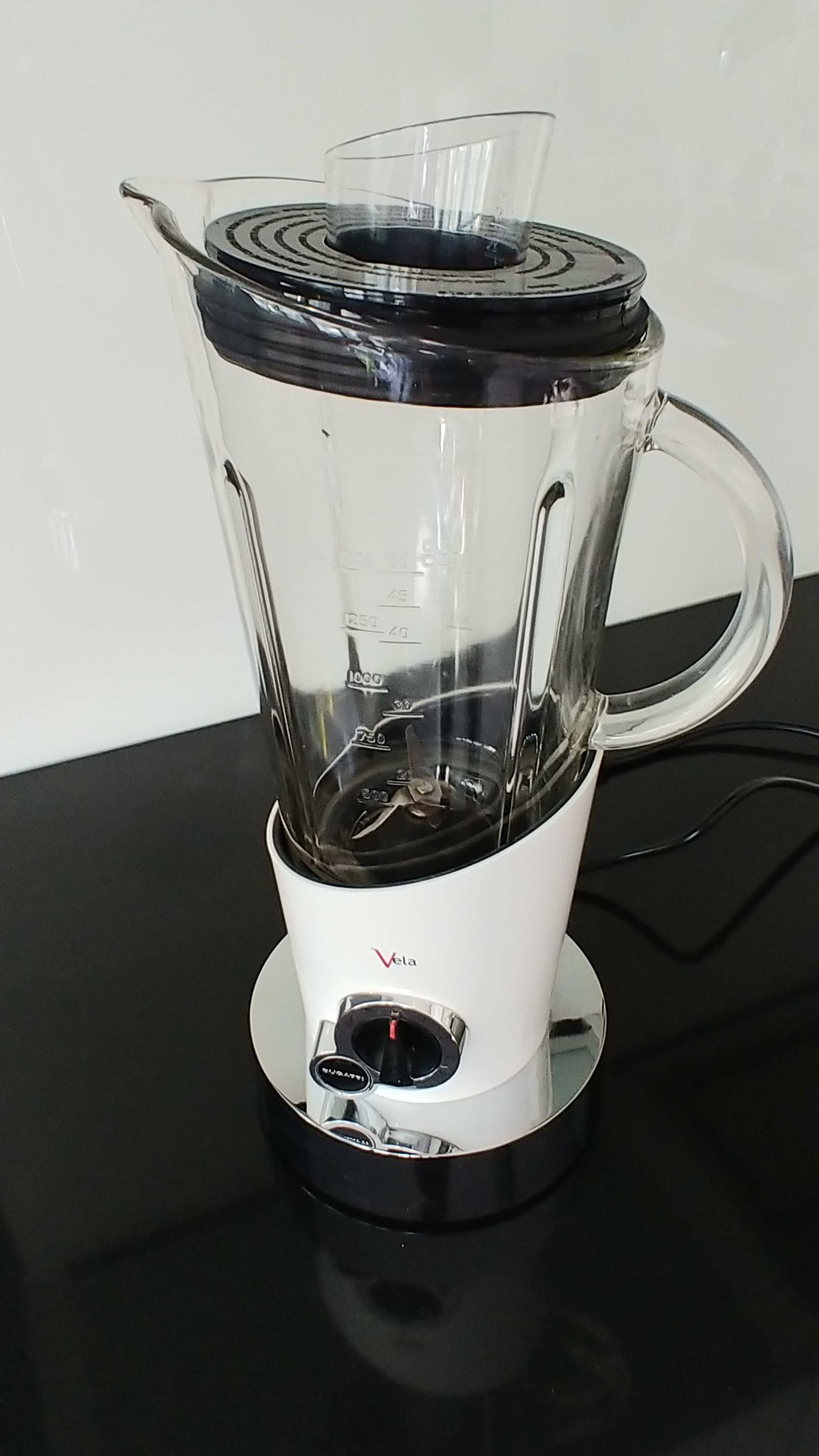 Blender włoskiej marki Casa Bugatti kolor biały