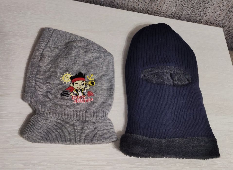 Шапка шлем      .