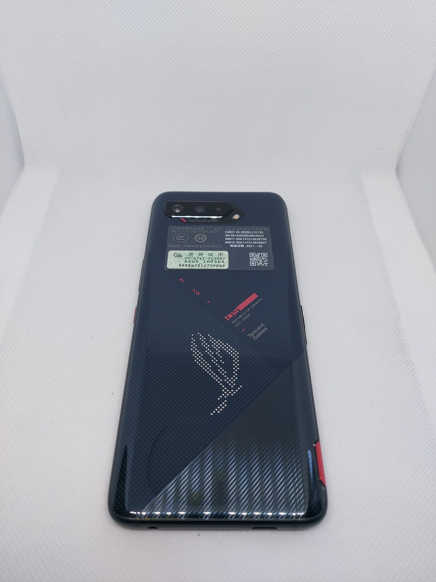 Asus ZS673KS ROG Phone 5 8/128Gb Black