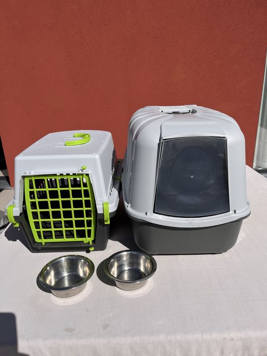 Caixa de areia, transportadora e comedoros