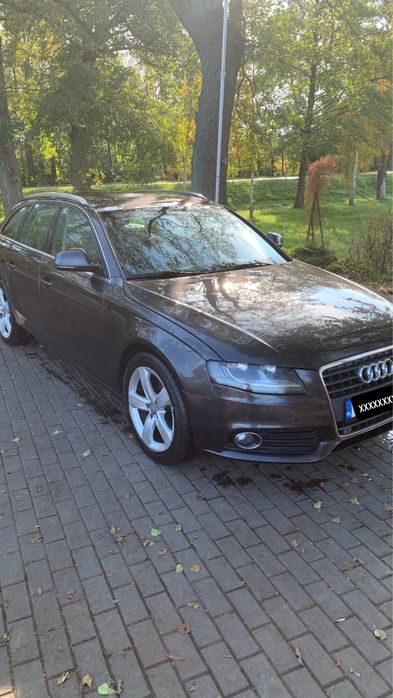 Audi a4 b8 2.0D sline rok 2009/2010