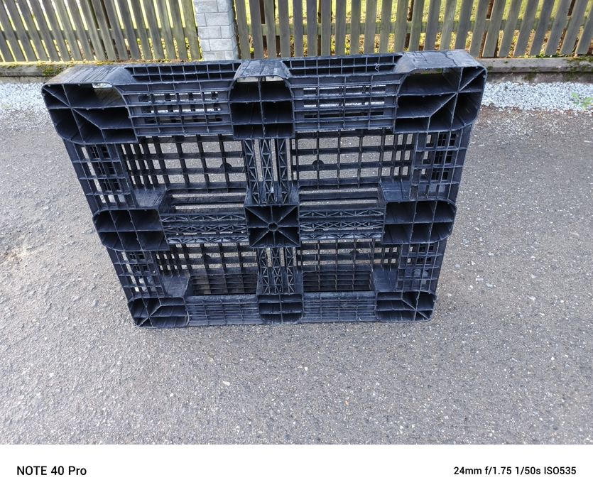 Sprzedam palety plastikowe 120x80 i 120x100