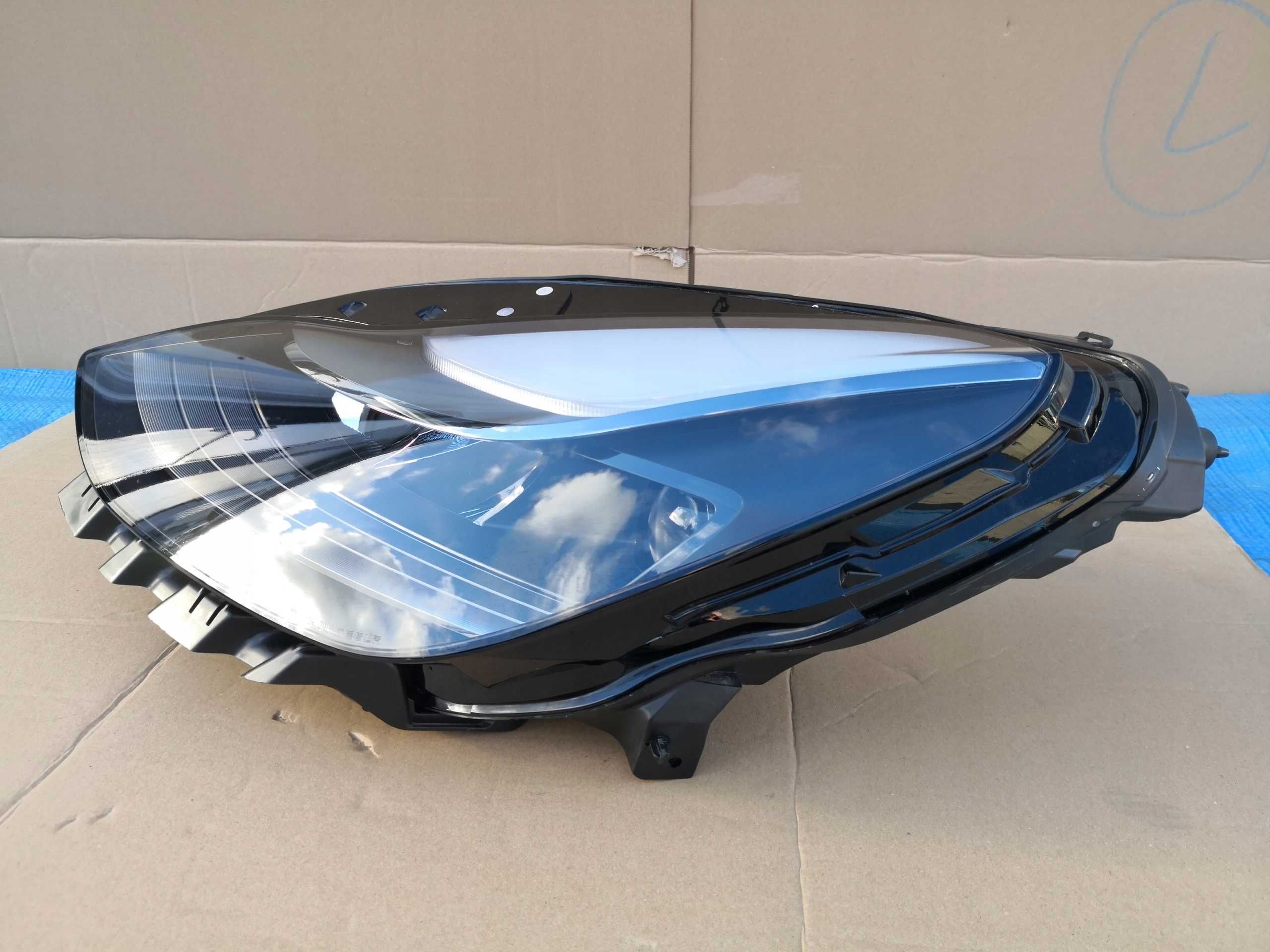 Tesla Model Y фари фара - рестайл дорестайл
