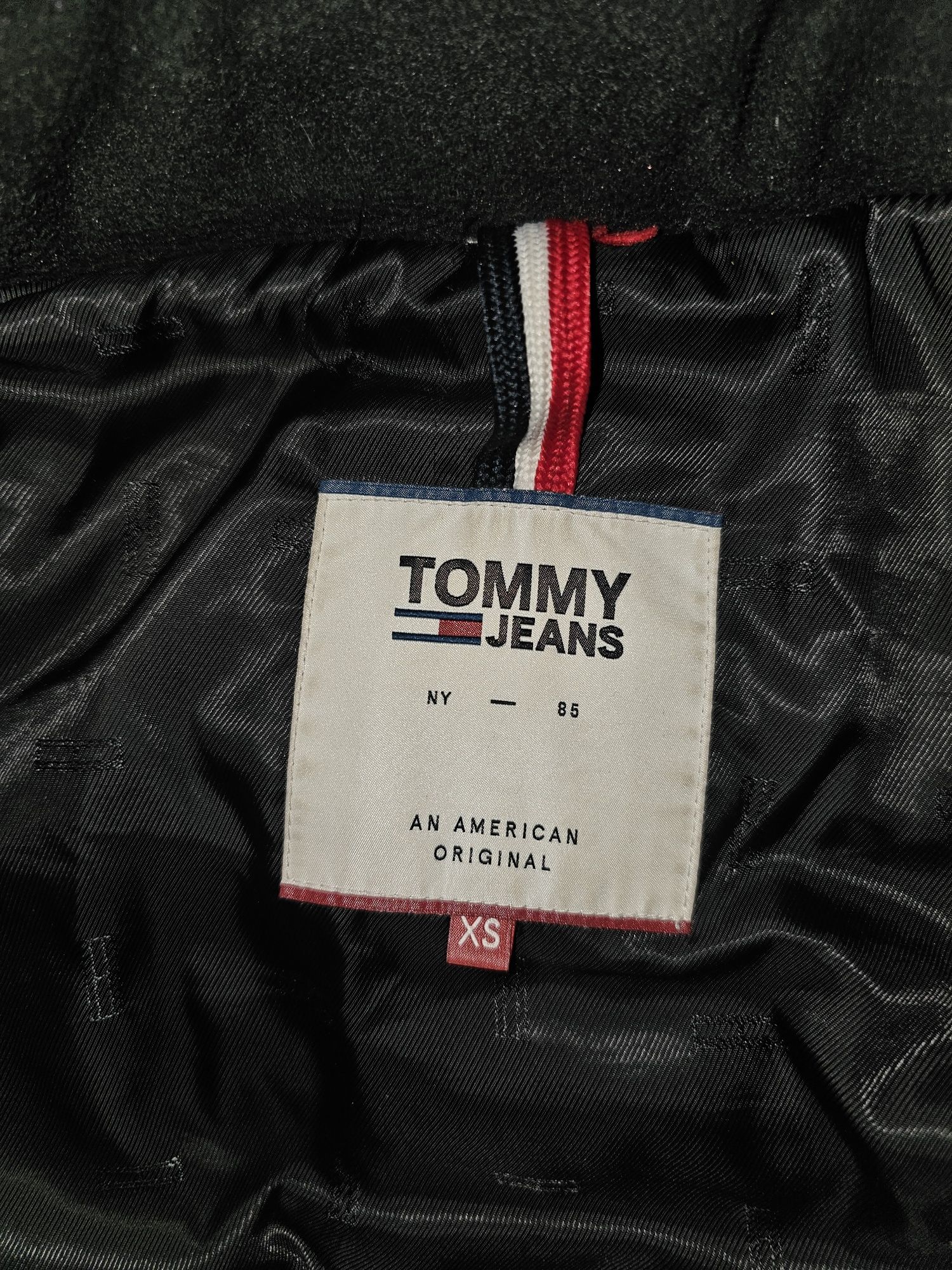 Kurtka zimowa XS czarna Tommy Jeans
