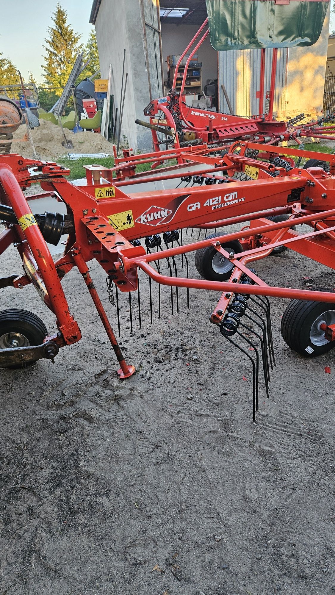 Zgrabiarka Kuhn Ga 4121 GM rezerwacja