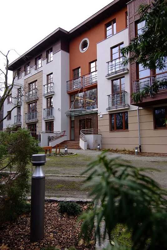 Dwa pokoje dla studentów. Dwa miejsca parkingowe.