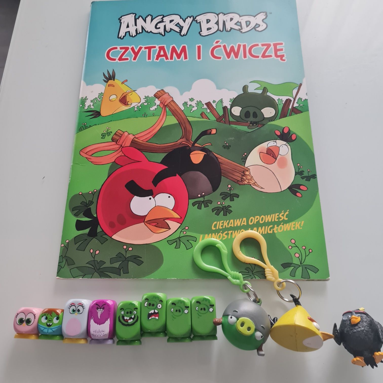 Angry Birds ksiazka i figurki