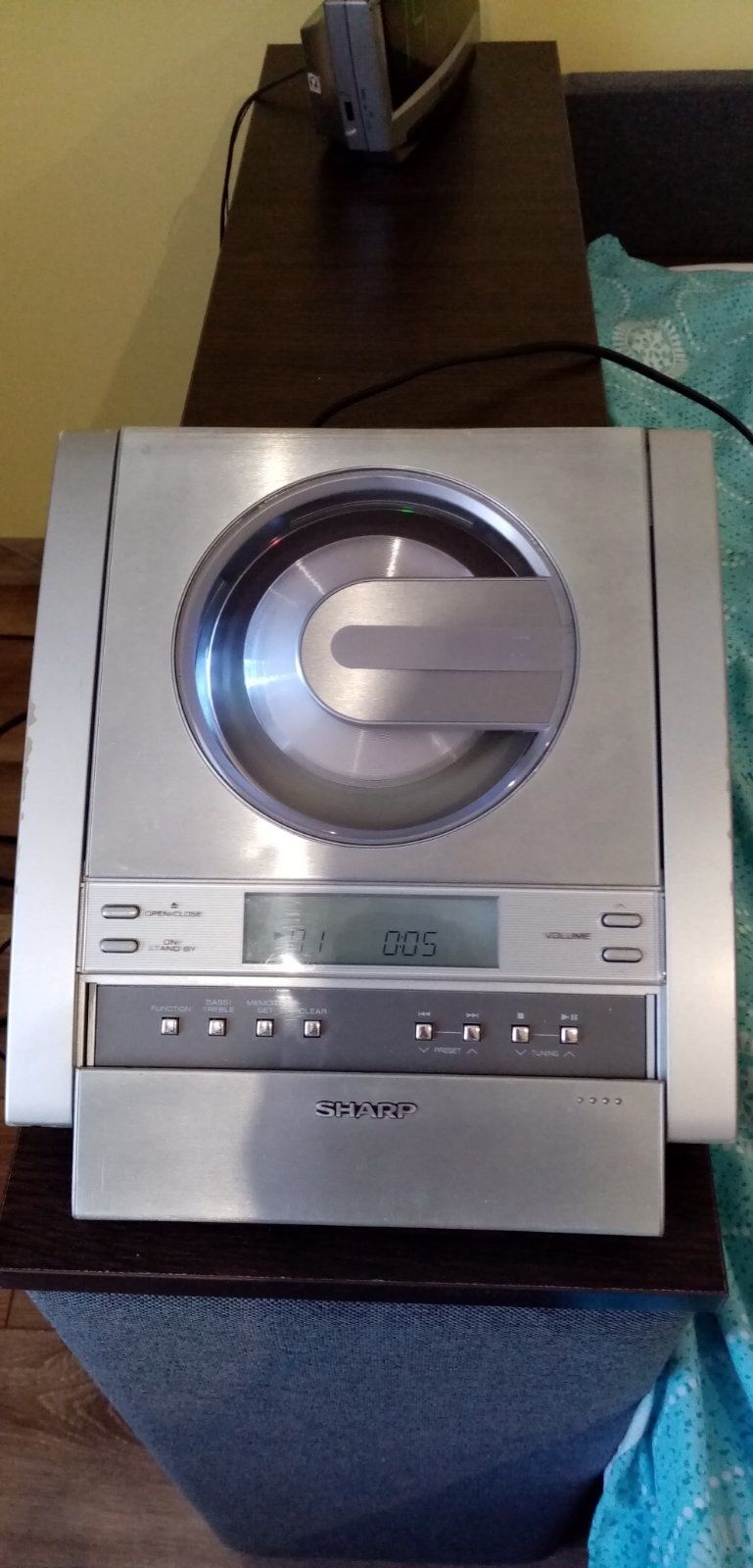 Продам cd  програвач sharp xl