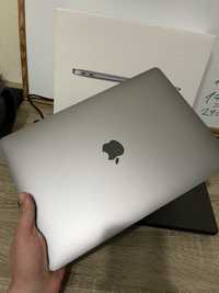 Продам MacBook Air м1