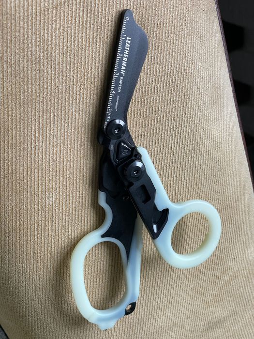 Тактичні медичні ножиці. Нові