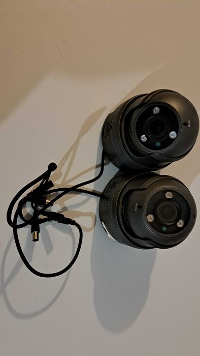 Duas Câmaras para videovigilância