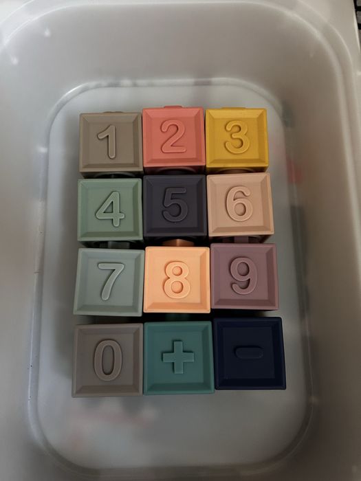 Gumowe klocki wieża