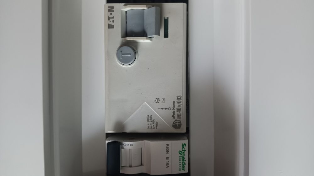 Rozdzielnica natynkowa sterownik pieca z wifi