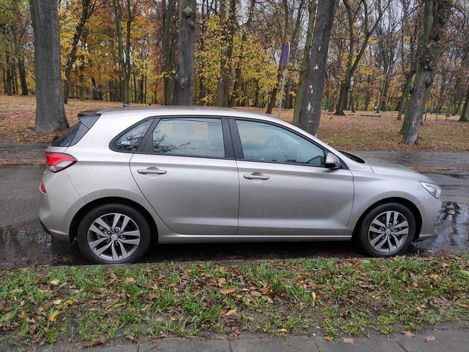 Wynajem samochodu na 12 miesięcy rok dni Hyundai i30 1.4 100 KM