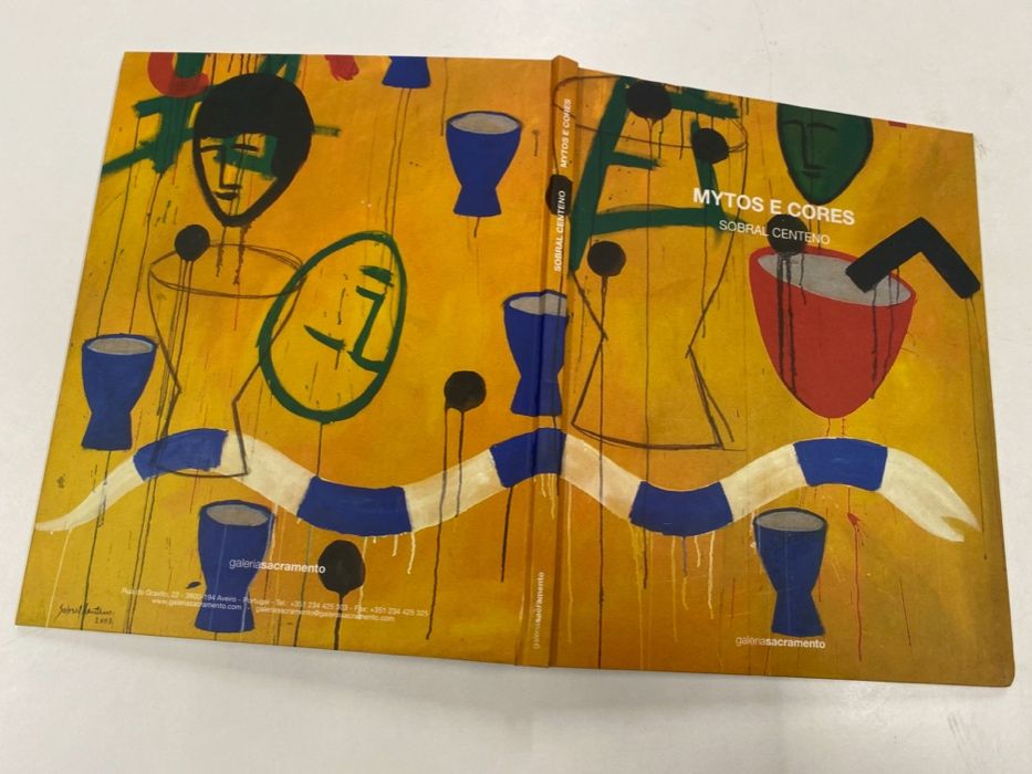 Livro de Arte de capa dura do artista Sobral Centeno