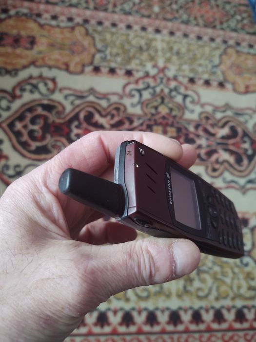 Ericsson r320 баклажан