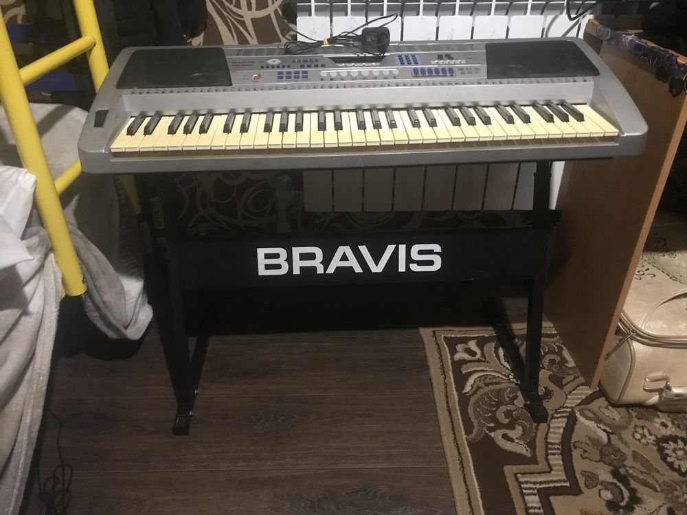 Синтезатор Bravis Kb-920 СРОЧНО !!!