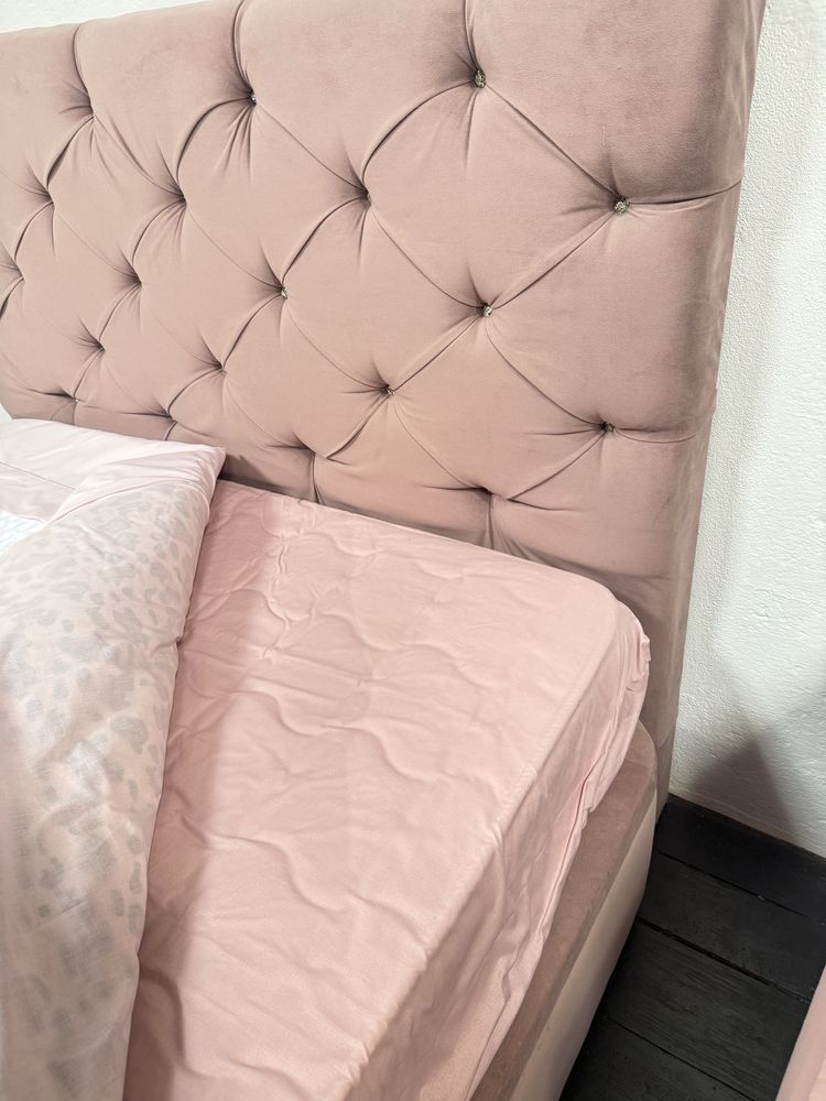 Cama unica rosa velho desenhada