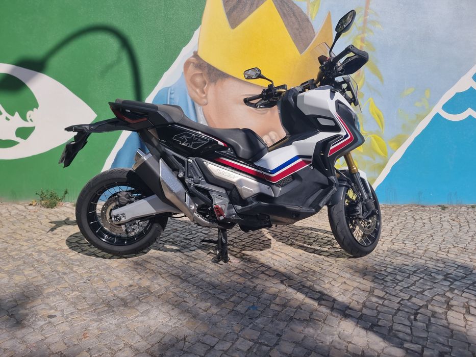 Honda x-adv 750 .