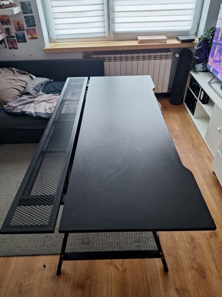 Biurko gamingowe UTESPELARE Ikea