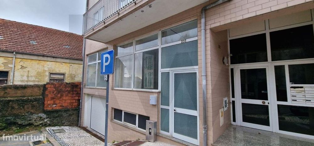 Loja convertível em T1+2 no Centro de São João da Madeira