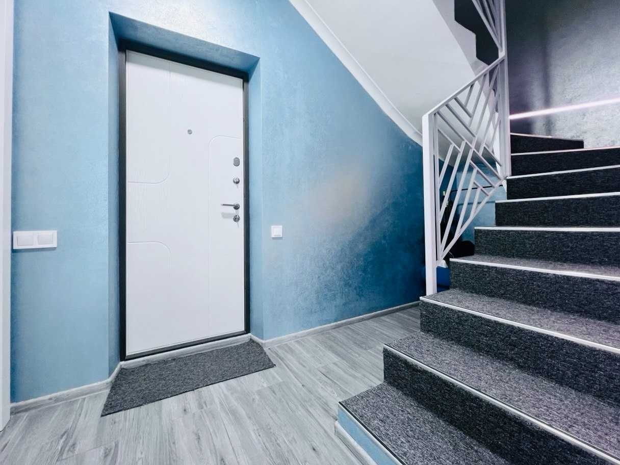 Дизайнерська трикімнатна квартира  16–17 поверх, Сергія Данченка, 32-А