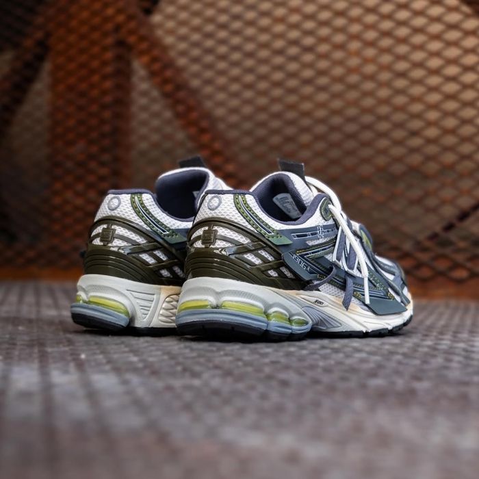 Кросівки 1906A 'Olive Juice'