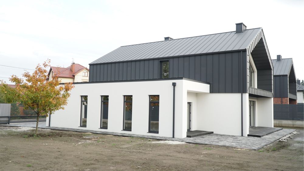 Будинок. Луцьк. Будинок.