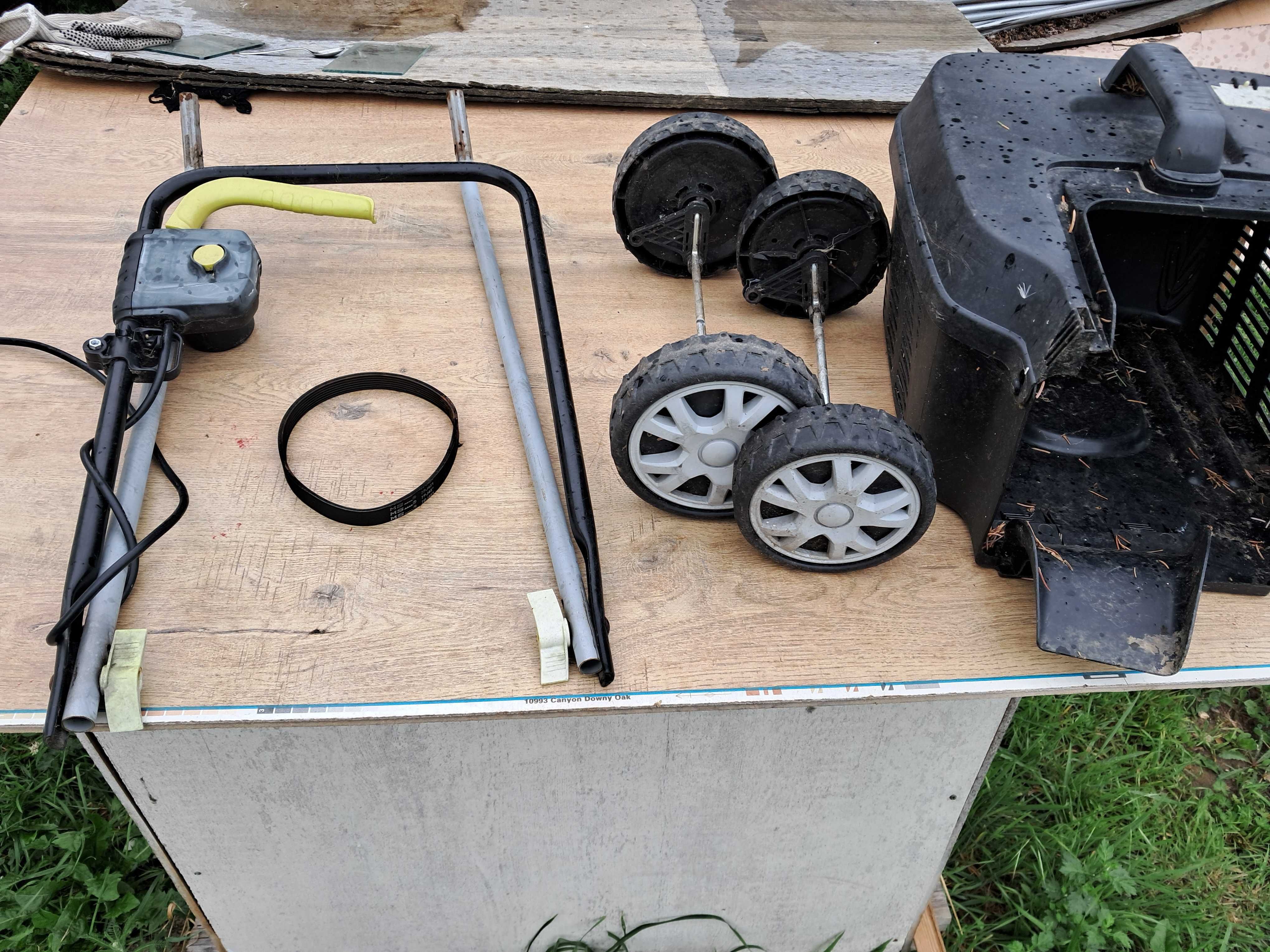 Do  kosiarki elektrycznej części