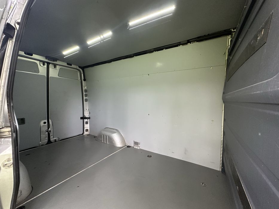 VW Crafter 2,0 TDI L2H2-stan idealny