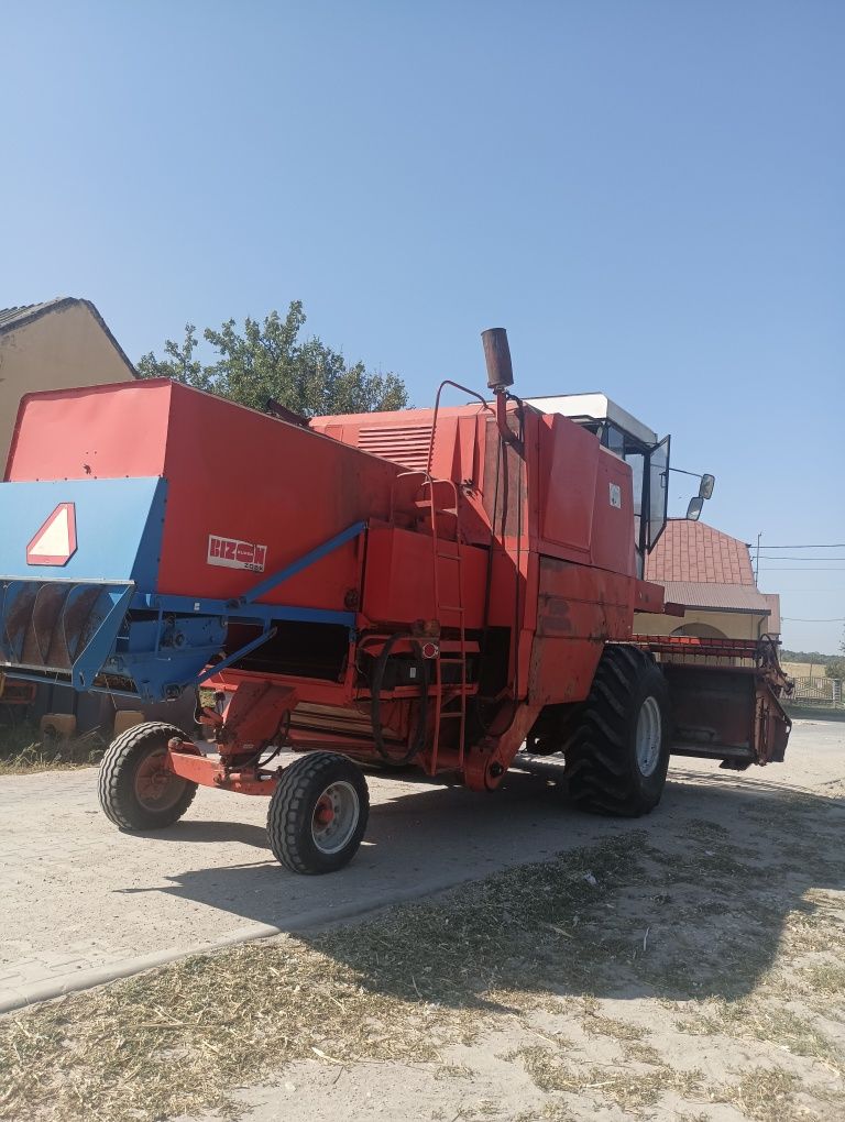 Kombajn Bizon Z056