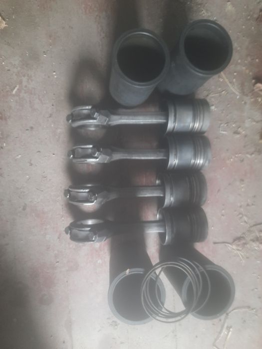 Продам поршньову до юмз 6