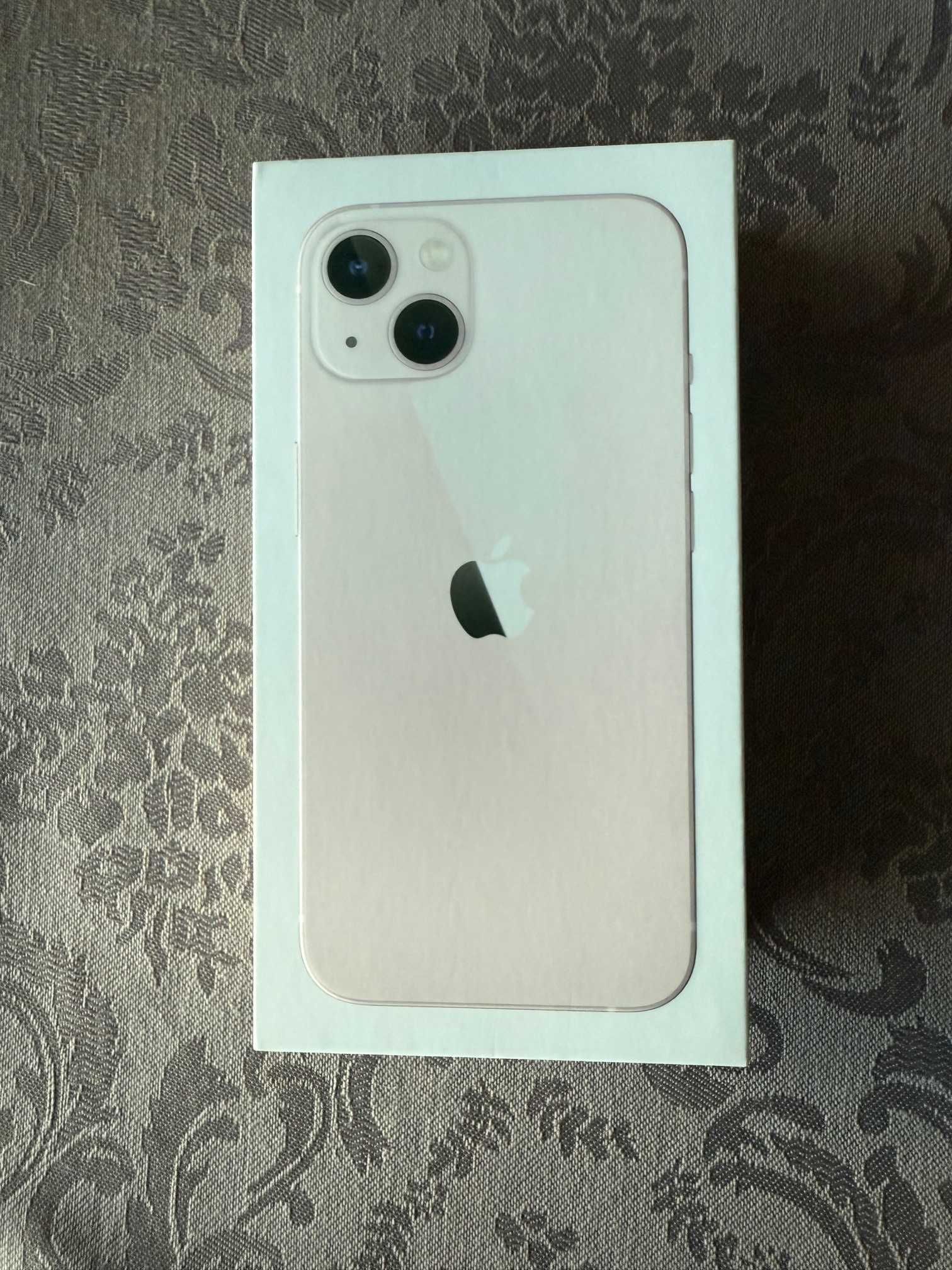 iPhone 13 com todo o equipamento