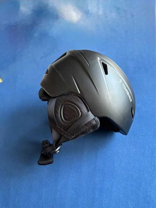 Kask narciarski ocieplany czarny tomshoo snowboard