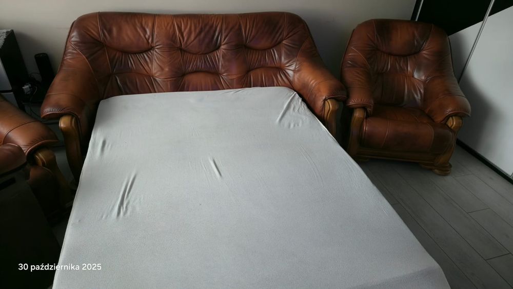 Meble 2+1 z funkcją spania-skóra,drewno