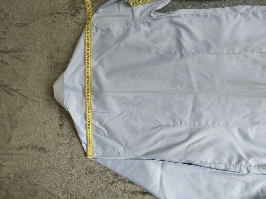 Сорочка блакитного кольору, підліток