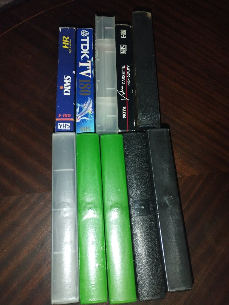Vários filmes VHS regraváveis