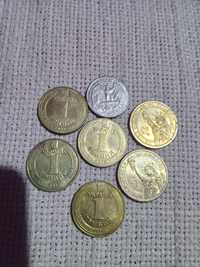 Гривни,доллары,монеты.