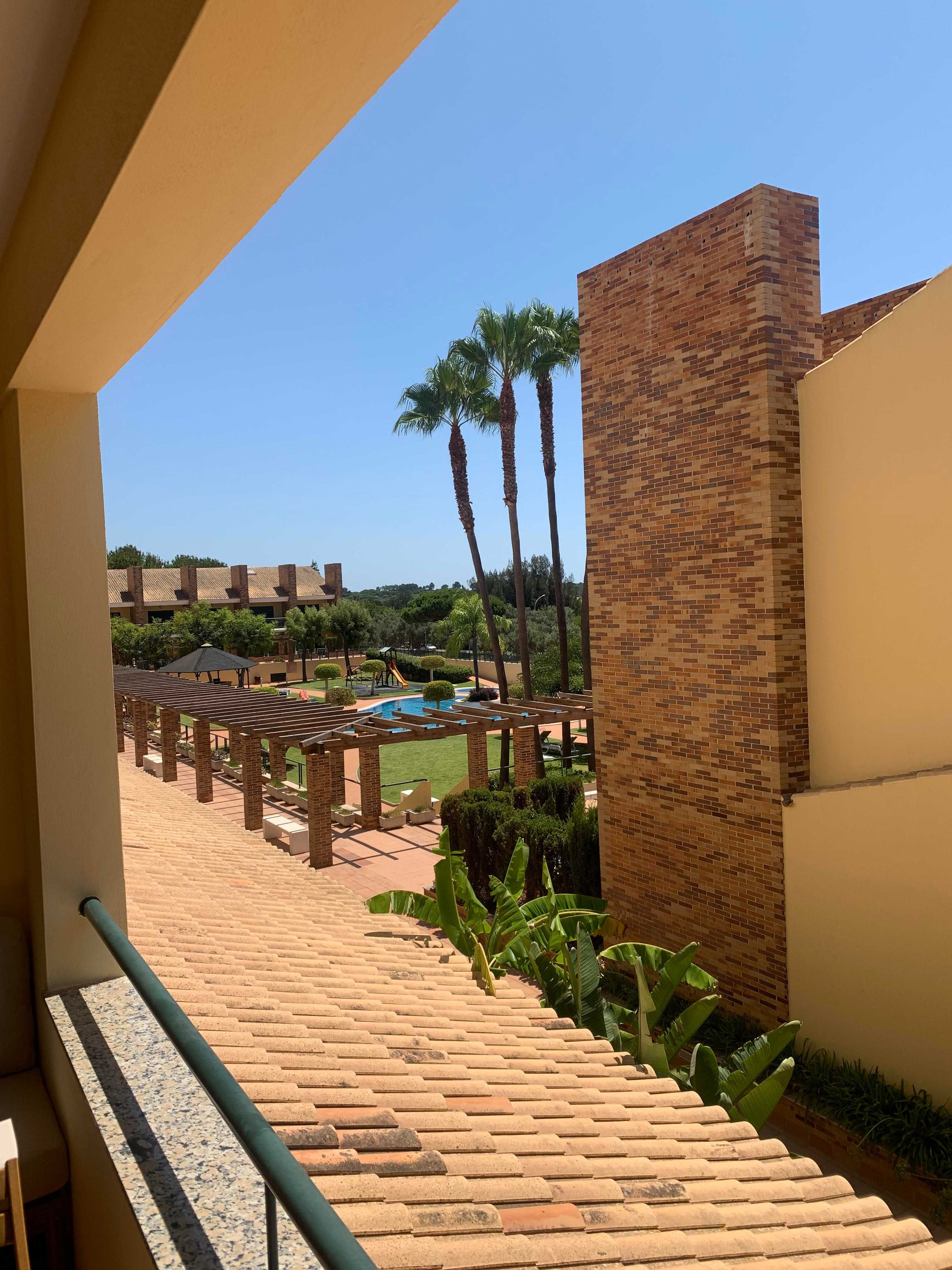 Para Alugar – Apartamento Moderno com Vista para o Golfe
