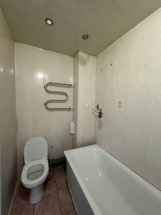 Продається тепла 2-кімнатна квартира м.Кривий Ріг , Інгулецький р-н