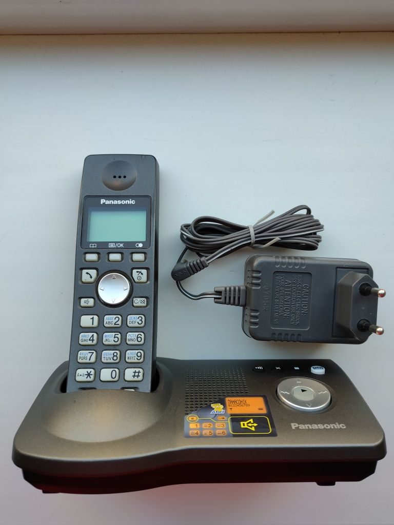 Продам 2 телефона Panasonic KX-TG7127UA T