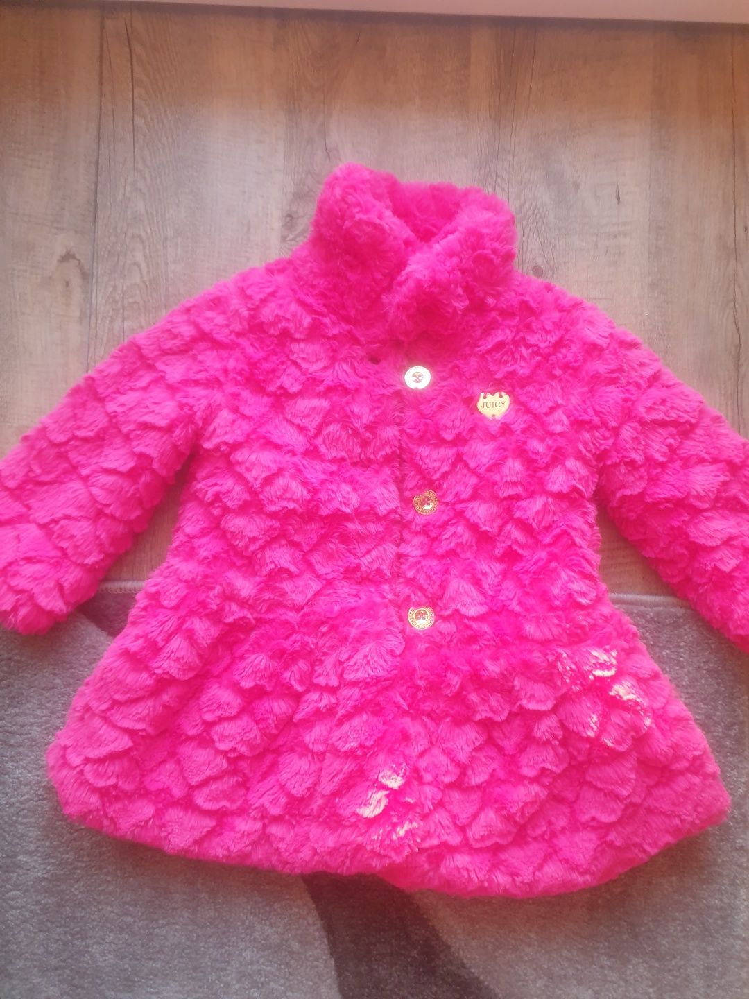Śliczne futerko różowe jak nowe rozm 86 92 Juicy Couture