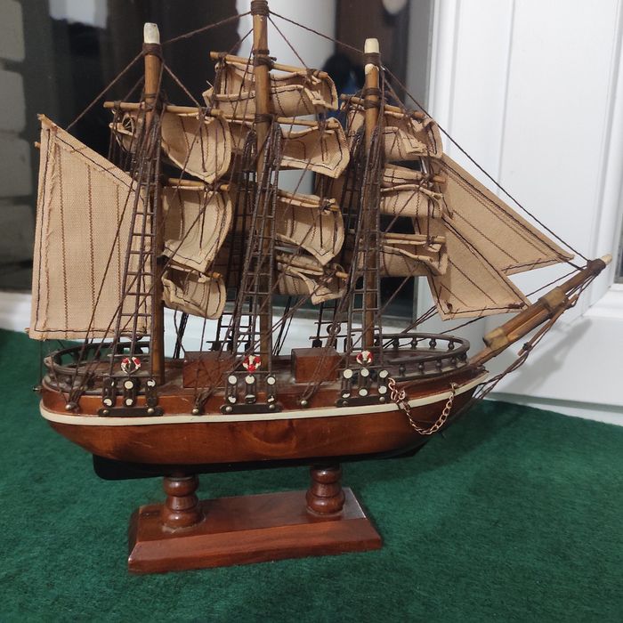 Модель вітрильного корабля