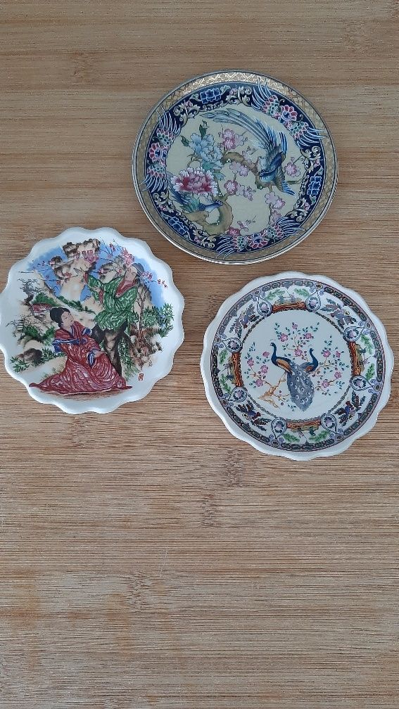 Pratos em porcelana chinesas